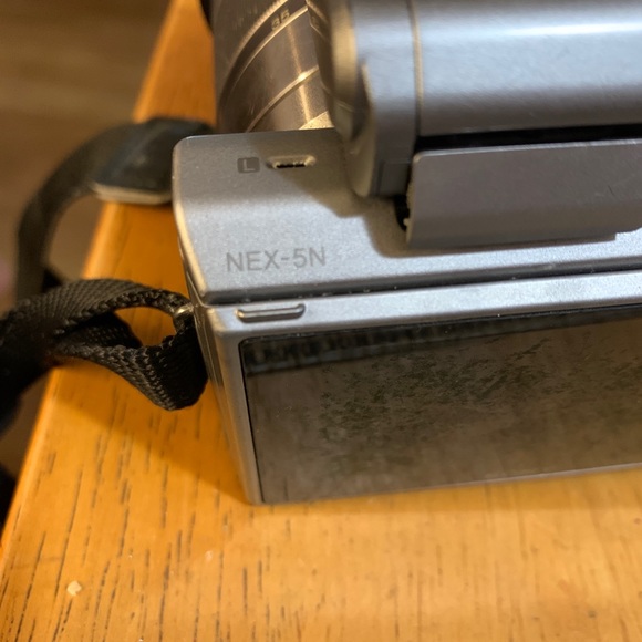 Digital Camera - Picture 3 of 3